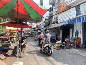 bán nhà ngay chợ bình long, dt: 4,6m x 18m, 1 trệt 1 lầu, giá: 8,3 tỷ . kinh doanh sung, ngay chợ