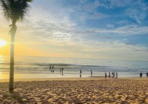 chuyển nhượng 2.000m2 mặt đường nhựa, phía sau là biển bãi tắm, resorts 4 - 5 sao 