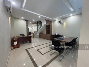 tầng trệt 5x21m vạn phúc city. nội thất như hình, máy lạnh, lối đi riêng, vị trí đẹp. giá 12tr