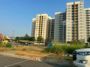 kẹt tiền bán gấp lô đối diện trung tâm thương mại, 125m2 ngay đ hùng vương - phú mỹ 2ty5 công chứng