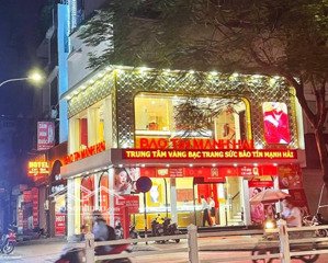 hot ~~cho thuê mặt bằng trần thái tông cầu giấy 315m2 x 1 tầng làm showroom nhà hàng