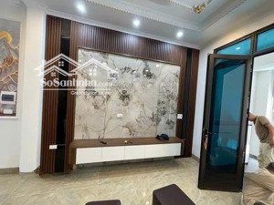 bán nhà nguyễn văn cừ 63m², ngõ ô tô, vài bước ra đường lớn, nhỉnh 12 tỷ