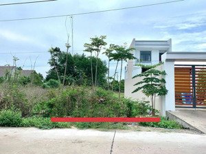 bỏ phố về quê sinh sống cần ra gấp lô 124m2 full thổ nằm mt đường nhựa giá 580tr