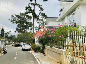 Villa Đà Lạt, Bán villa 2 mặt tiền gần cung Nam Phương Hoàng Hậu, view đẹp