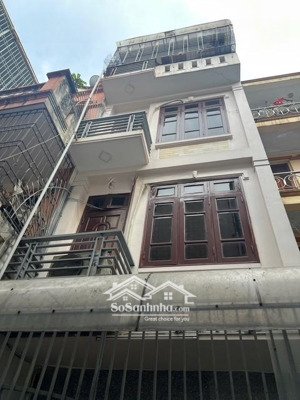 chính chủ cần bán gấp nhà 51m2 xây dựng 4 tầng giá 12 tỷ, mặt tiền 4m giữa trung tâm cầu giấy