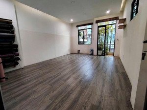 nhà hẻm xe tải đường âu cơ, p.tân sơn nhì. 1 trệt 1 lầu 4x12m. 2pn 2wc. nhà mới keng. 12tr/th