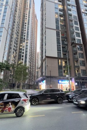 hàng hiếm shophouse góc mặt đường đôi khu trung tâm 7 toà với 12000 cư dân cho thuê được 60tr/tháng