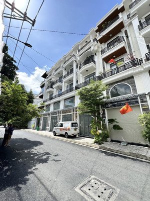 mt kinh doanh- sát bên gigamall - 4 tầng - 70m - 4pn - view sông thoáng mát - nhà đẹp kts thiết kế