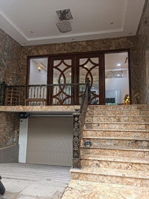 chính chủ cho thuê nhà liền kề số 9 ngõ 110 trung kính - yên hòa. dt 86m x 5t. 35 triệu