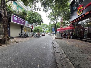 hiếm, bán gấp nhà mặt phố trung hòa, 55 tỷ 100m x 5 tầng, vị trí vip, kd sầm uất