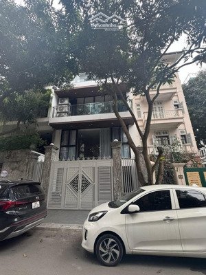 bán biệt thự phân lô vip -láng hạ- oto tránh - vỉa hè- 40m ra phố- 130m2 - mt 10m -nhỉnh 40 tỷ