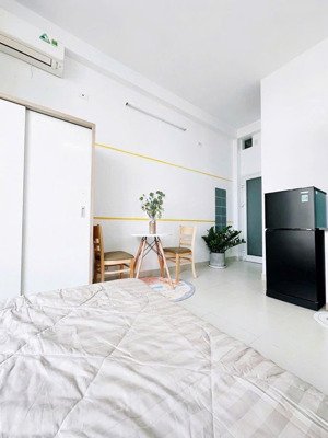 cho thuê chdv full nội thất đường cộng hòa, ngay ga t3