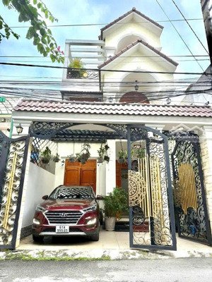 bán biệt thự mini tân cổ điển trung tâm phường đông hoà dĩ an - hcm mới liên hệ 