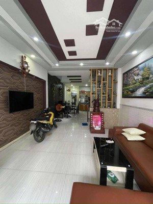 nhà đẹp giá bèo: 70m2/ 3 tầng(5pn/5wc) giá 9,2 tỷ, hẻm 7m oto ngủ trong nhà đường gò dầu( nhanh ạ)