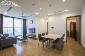 Cho thuê căn hộ 3 phòng ngủ Vinhomes Metropolis Liễu Giai, ban công Đông Nam, view thoáng nhà đẹp