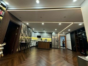 chính chủ cho thuê biệt thự kđt mỹ đình 2,dt 200mx4 tầng,căn góc đẹp,giá tt,lh ms lan 