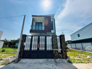 bán nhà 1 trệt 1 lầu giá 3,1 tỷ đường số 5, gần chợ việt kiều củ chi