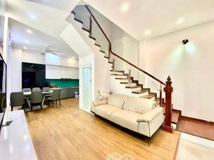 ngõ 59 mễ trì, nam từ liêm : 41m - 5t - mt: 4,6m - ô tô đỗ cổng - gần hồ - gần chợ - dân xây