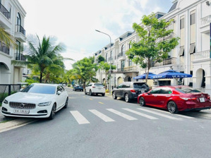 nhà xây mới 3 tầng đường hùng vương, ql1a đối diện siêu thị aeon mall. giá tt 1,3tỷ, sổ hồng riêng