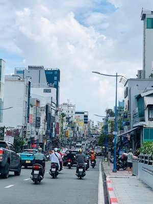 siêu vị trí ngã 4 phú nhuận, kế nối quận 1 và sân bay tsn