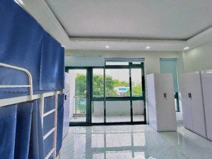 chỉ còn 2 box trống cho nam - phòng ban công - đầy đủ nội thất - khu đô thị vạn phúc