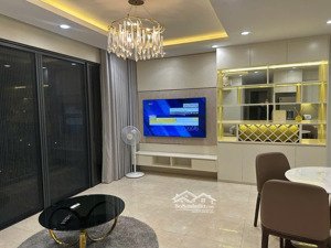 bán gấp căn hộ 3 phòng ngủ 106m2 vinhomes d''capitale, view đẹp, full nội thất xịn, tầng trung.