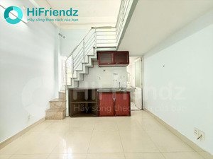 phòng duplex siêu rộng, cửa sổ to thoáng mát