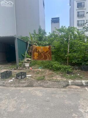 Bán đất dịch vụ khu B Yên Nghĩa, cách đường QL6 khoảng 250m, 50M2, đất đẹp ko lỗi, giá chỉ 11.99 tỷ LH 0942.193.386