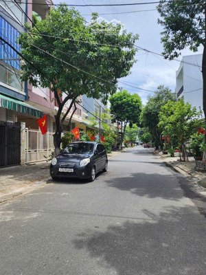 lô góc 2 mặt tiền đường 5.5m khu đại học ngoại ngữ