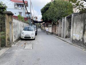 Cần bán 77,3m2 đất kinh doanh nhỏ tại Làng Vàng, Cổ Bi. Đường thông ô tô 7 chỗ