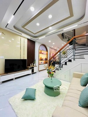 bán nhà đẹp tô hiến thành quận 10, 4 tầng, 35m2 giá 6. x tỷ còn tl