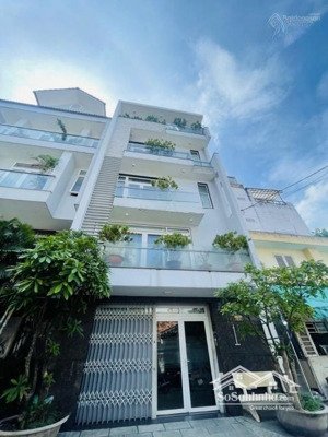 hẻm xe hơi cách mạng tháng 8 phường 15 quận 10 (ngang 8m, 3 lầu) giá 13.5 tỷ