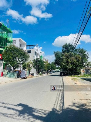 mua là lời. đất trục chính liên phường - kinh doanh tốt 75tr/m2. dt 320m2 ngang 16m. shr sát global