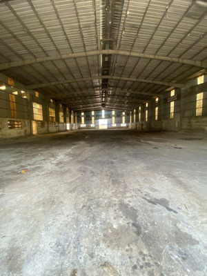 cho thuê kho xưởng kcn nhị xuân, hóc môn, khuôn viên : 7.400m2, xưởng : 4.000m2, bình 560kva