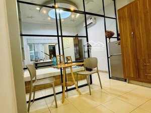 cho thuê căn studio 1 phòng ngủ mặt tiền điện biên phủ - quận 10 ngay ngã tư lý thái tổ