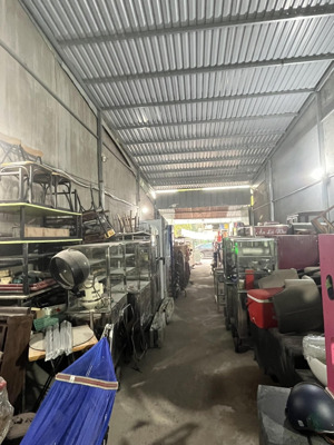 cho thuê kho mặt đường 20m , có vỉa hè