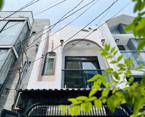 nhà siêu đẹp - hẻm ô tô - cạnh công viên cityland - 2 tầng - thống nhất - nguyễn văn lượng