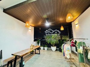 nhà mới vạn phúc 5 tầng vỉa hè 2 bên gần trường học gần công viên