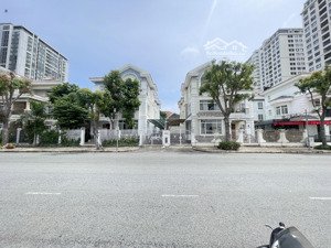 bán biệt thự đơn lập cao cấp khu nam, phú mỹ hưng, đường lớn sát công viên lớn nam viên