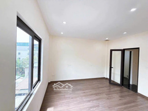 nhà đẹp 41m2 ngõ 521 trương định, dân xây còn mới rất gần phố, ngõ rộng thoáng trước và sau nhà