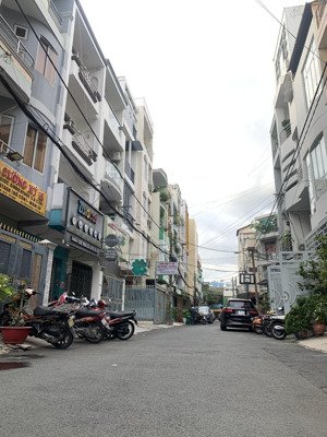 182m2 ( 7 x 26 ), 4 tầng, hẻm 8m, sát mặt tiền, lãnh binh thăng, ông ích khiêm, q11, chỉ 24 tỷ x tl