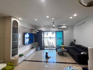 tài chính hơn 5 tỷ có căn 3 ngủ ở cc xuân mai riverside mỗ lao, lhe em liên 