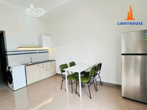 căn hộ dịch vụ 1 phòng ngủ - bancol full nt gần vlu