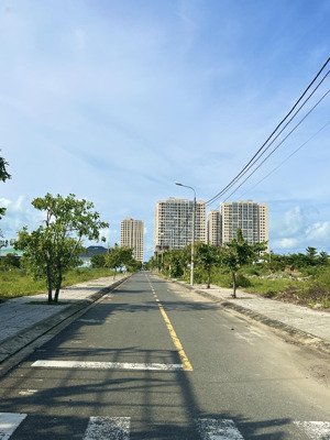 giảm 300tr bán nhanh lô đất 2 mặt tiền lakeside 133m2 thông cổng 10 toà chung cư ori