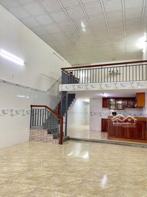 bán gấp nhà gác lửng đúc mặt tiền đường 7m5 bàu vàng 5, gần vietcombank liên chiểu | 100m2