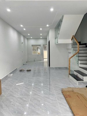 bán gấp căn 5x20 vườn thiên đàng 2 ecolakes, nhà mới hoàn thiện full nội thất