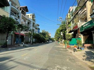 bán nhà đường 12m thông khu căn cứ lê đức thọ p7. dt 4x22m. giá 10tỷ5 tl. lh 