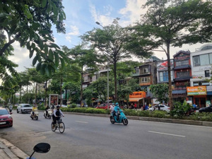 đào tấn : mặt phố ,2 thoáng , vỉa hè rộng , mặt tiền đẹp , kinh doanh , ở thích 55 m2 * 5 tầng 37 t