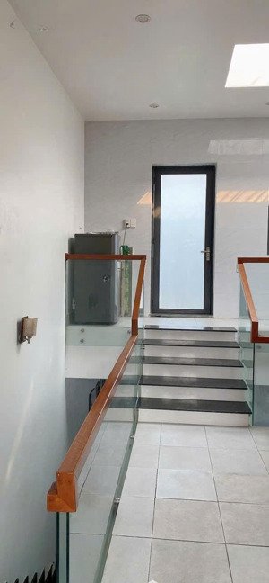 chào bán nhà 3 tầng mặt tiền hòa minh 3, giá tốt