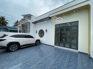bán nhà mới : gò cát - diên điền - diên khánh đường bê tông :3-4m
diện tích :126m2 full thổ